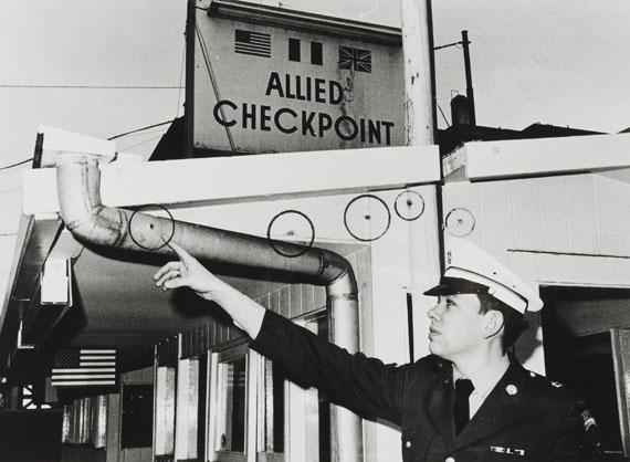   - Berlin Checkpoint Charlie. 1946-1989. - Altre immagini