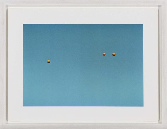 John Baldessari - Throwing three balls in the air to get a straight line (best of thirty-six attempts) - Cornice