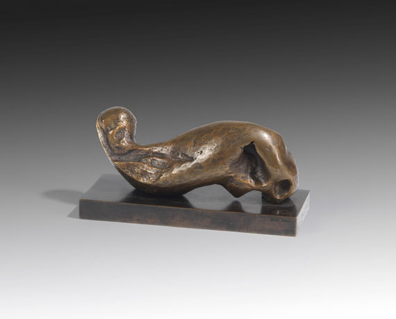 Henry Moore - Reclining Figure Holes - Altre immagini