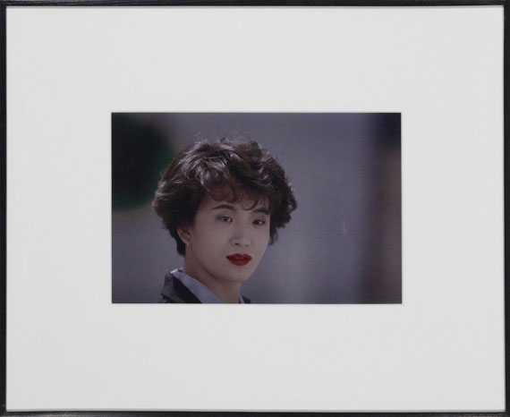 Christopher Williams - Tokuyo Yamada, Hair Designer, Shinbiyo Shuppan Co., Ltd., Minami-Aoyama, Tokyo, April 14, 1993 (A) und (R) - Cornice