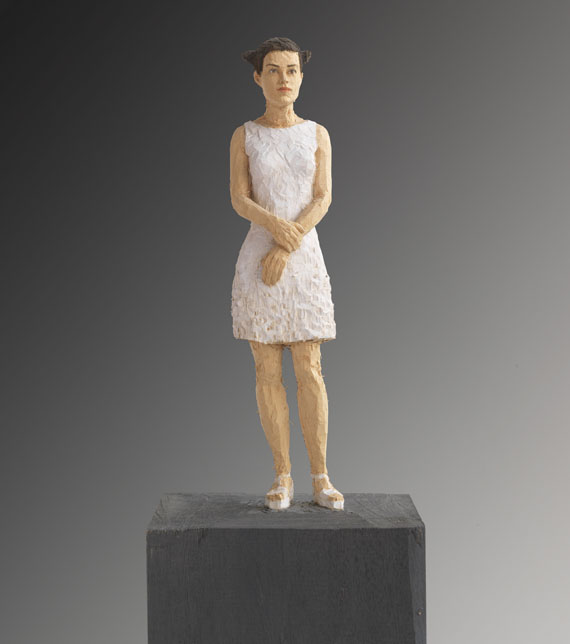 Stephan Balkenhol - Frau mit kurzem weißen Kleid - Altre immagini