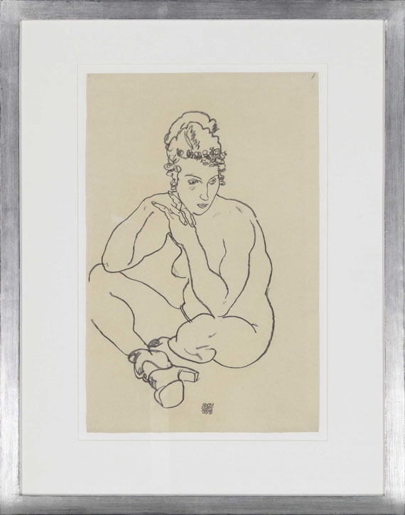 Egon Schiele - Sitzender weiblicher Akt, die Arme auf die Knie gestützt, die Beine verschränkt - Cornice