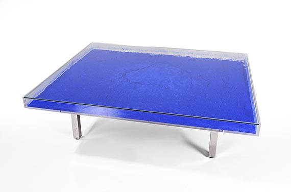 Table Bleue, 1961