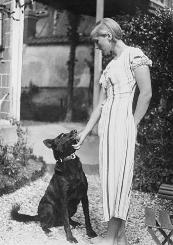 Illustration  for: Marie-Thérèse Walter, around 1933.