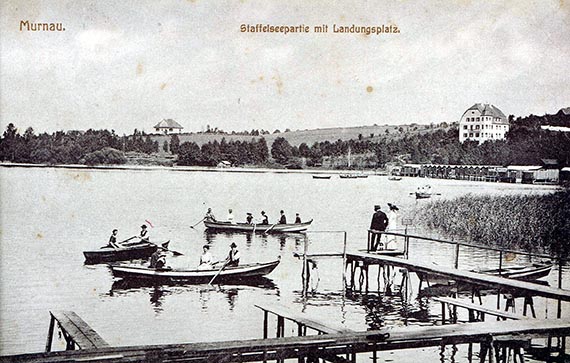 Illustration for: Postcard „Murnau. Staffelseepartie mit Landungsplatz“ („Murnau. A trip on the Staffelsee with a landing stage”), ca. 1900.