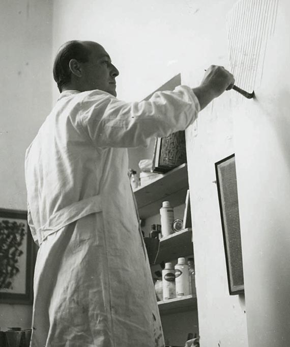 Illustration  for: Piero Dorazio in his studio, 1959, photo: Werner Schloske. &copy; Piero Dorazio by SIAE 2026 / VG Bild-Kunst, Bonn 2026